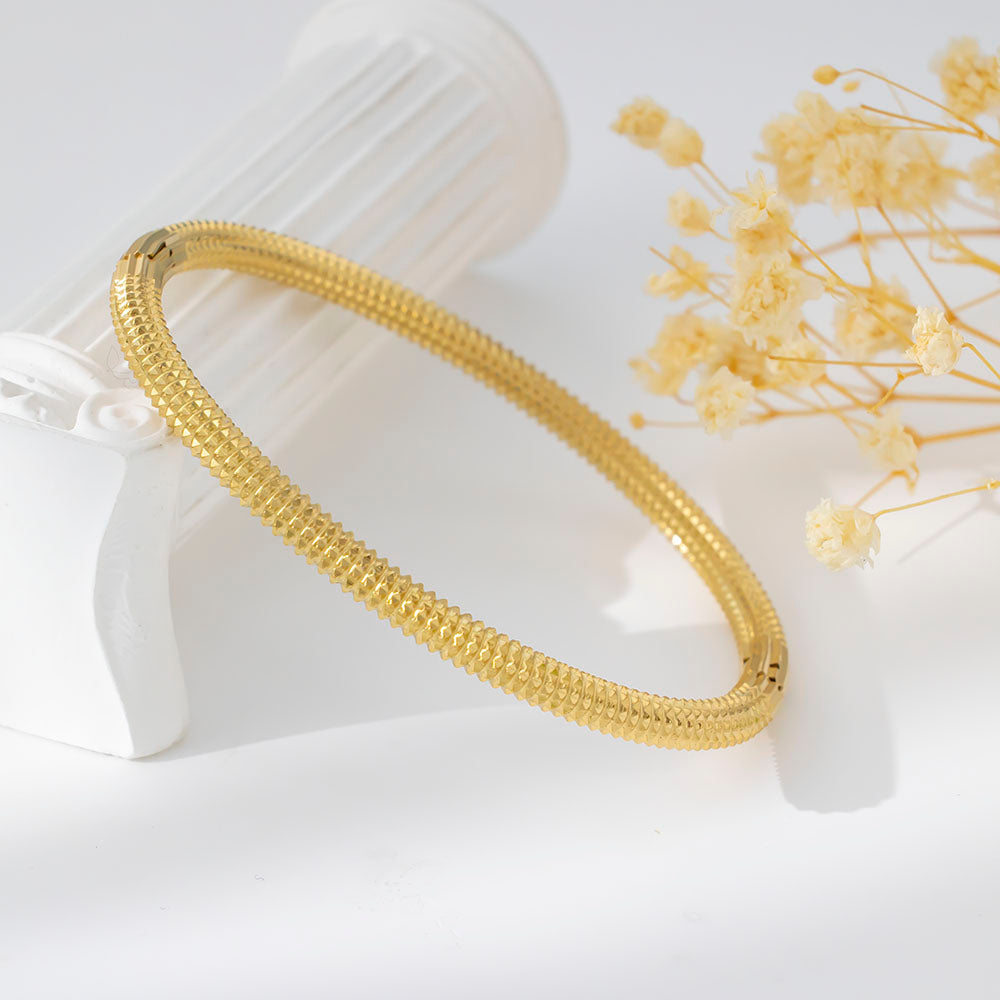 Bangle Classic B-319