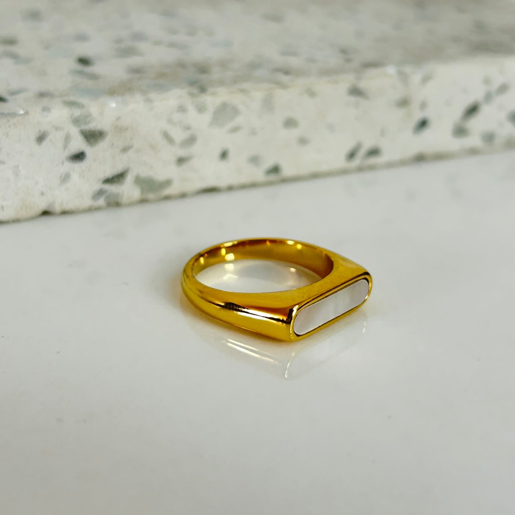 Anillo Aura Nácar R-055
