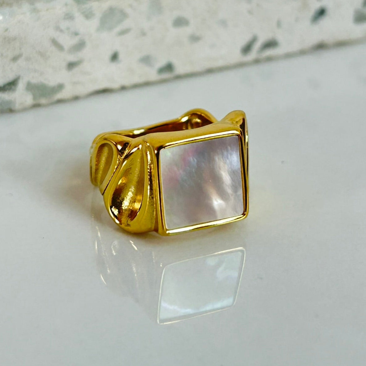 Anillo Aura Nácar  R-131
