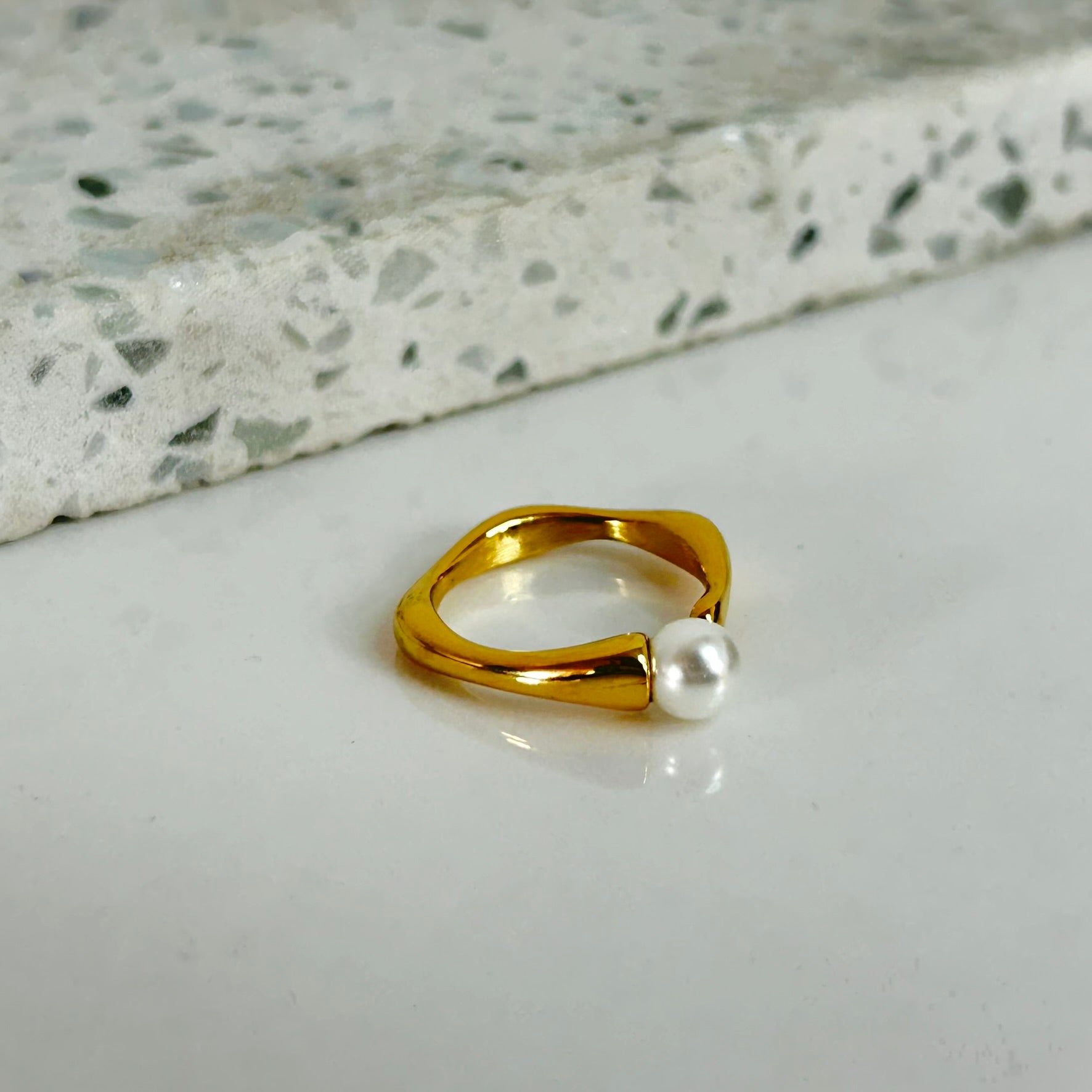 Anillo Perla Serena  R-134
